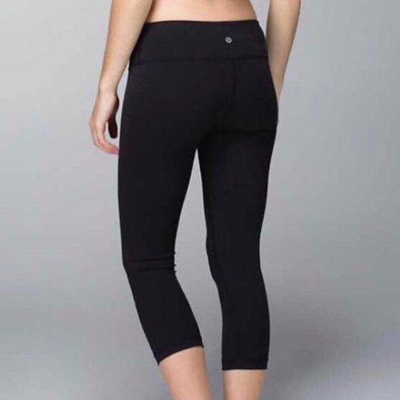 lululemon athletica Pants - Lululemon Black Wunder Under Crops